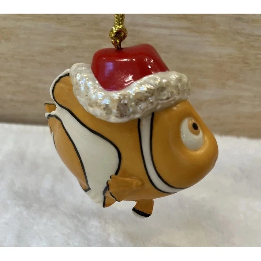 Lenox Disney  Showcase Collection Pixar  Nemo Finds Christmas 2004!